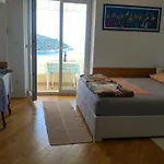 Nik 1 The Views * دوبروفينك