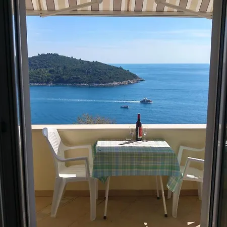 Nik 1 The Views Apartamento *